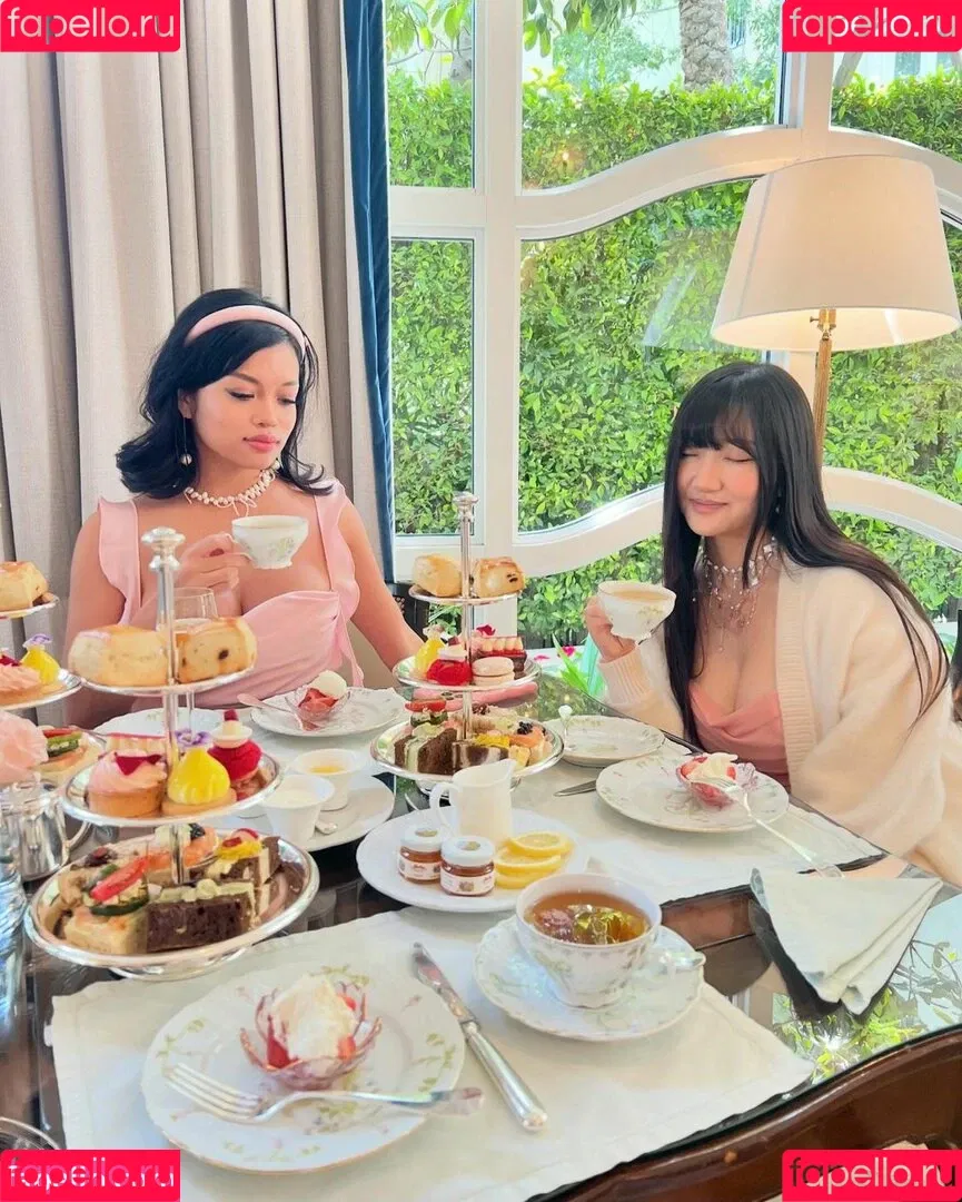 AriaSaki / simplyjustaria Onlyfans Photo Gallery 