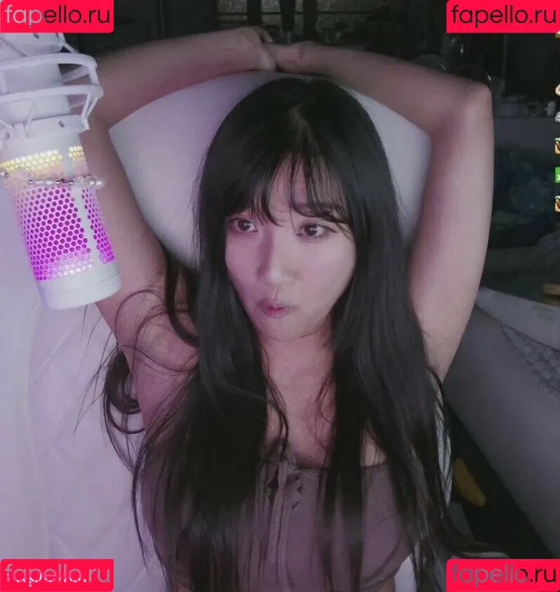 AriaSaki / simplyjustaria Onlyfans Photo Gallery 