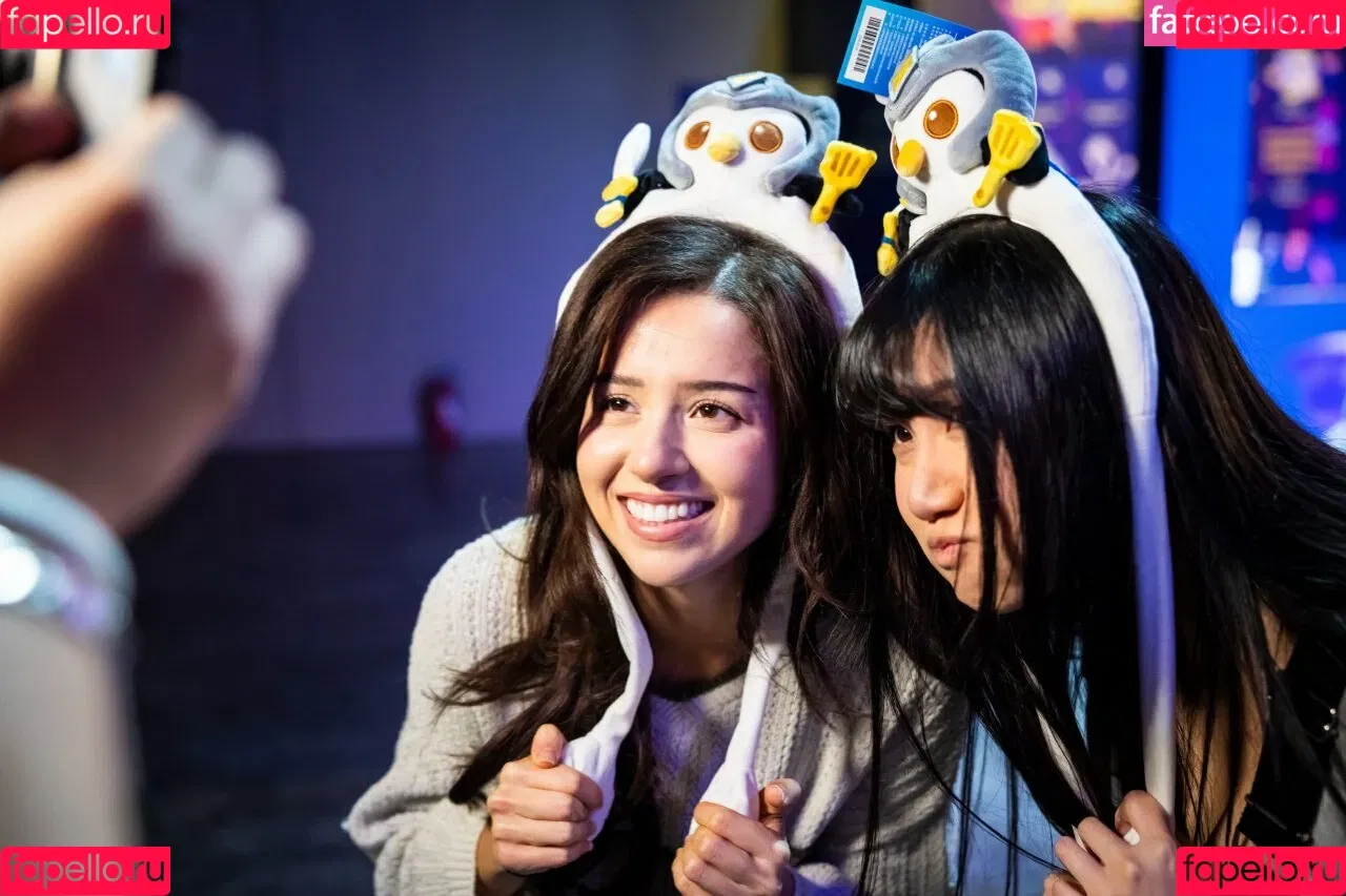 AriaSaki / simplyjustaria Onlyfans Photo Gallery 