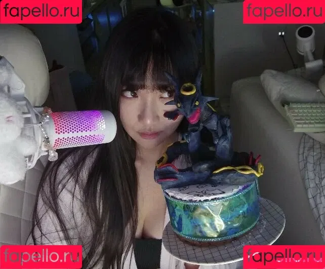 AriaSaki / simplyjustaria Onlyfans Photo Gallery 