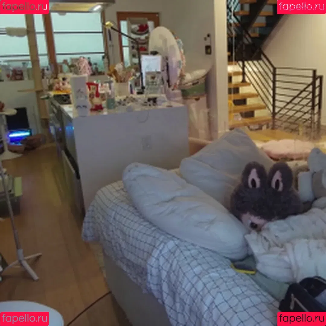 AriaSaki / simplyjustaria Onlyfans Photo Gallery 