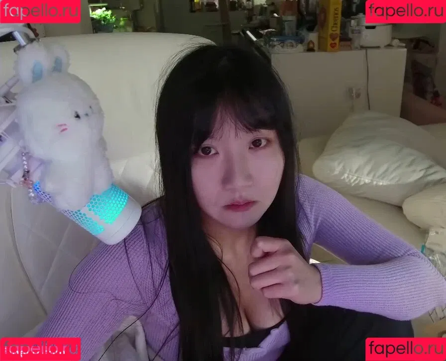 AriaSaki / simplyjustaria Onlyfans Photo Gallery 