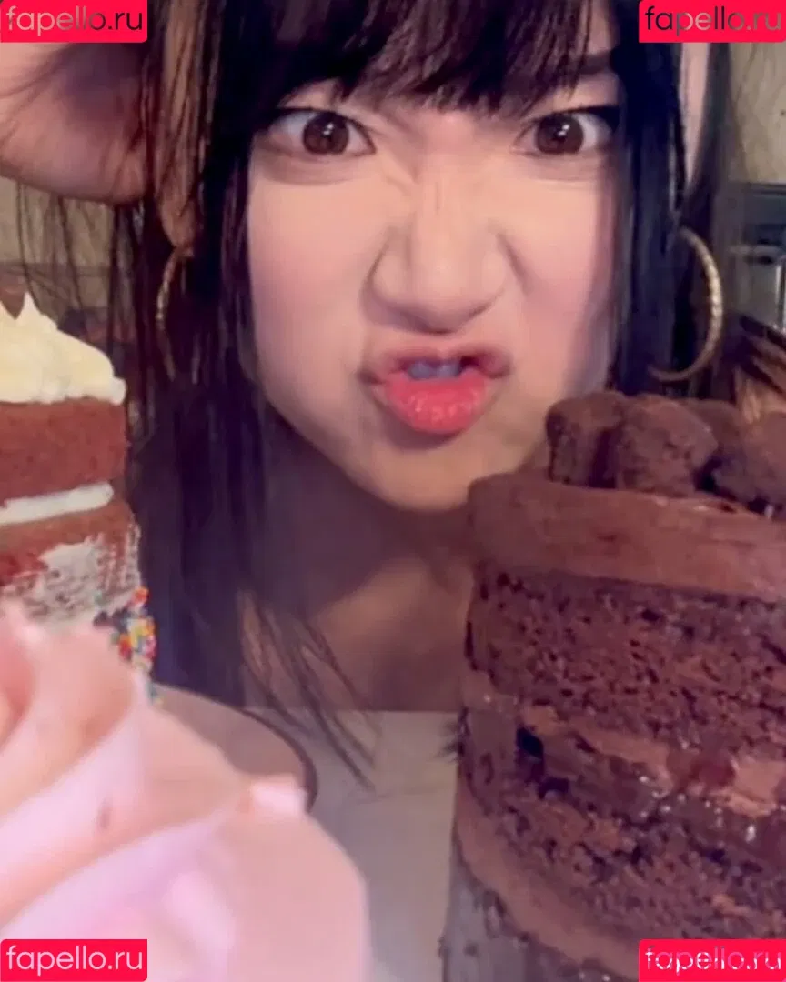 AriaSaki / simplyjustaria Onlyfans Photo Gallery 