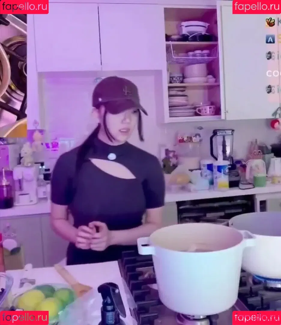 AriaSaki / simplyjustaria Onlyfans Photo Gallery 