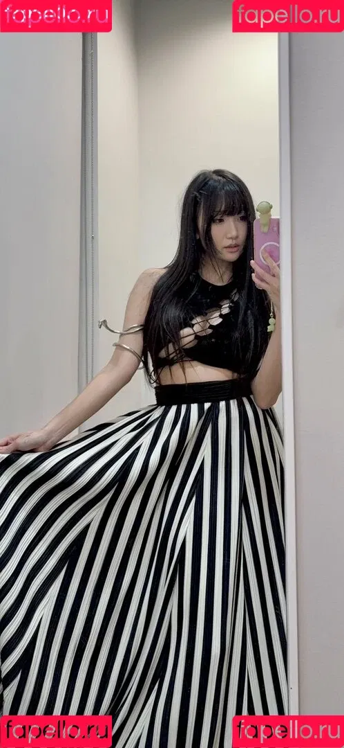 AriaSaki / simplyjustaria Onlyfans Photo Gallery 