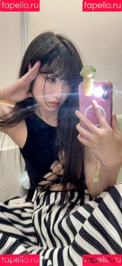 AriaSaki / simplyjustaria Onlyfans Photo Gallery 