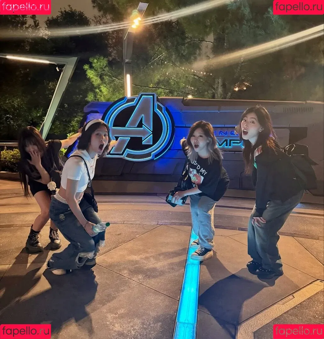 AriaSaki / simplyjustaria Onlyfans Photo Gallery 