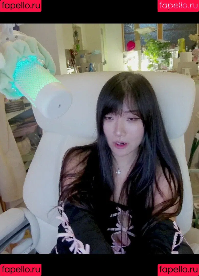 AriaSaki / simplyjustaria Onlyfans Photo Gallery 