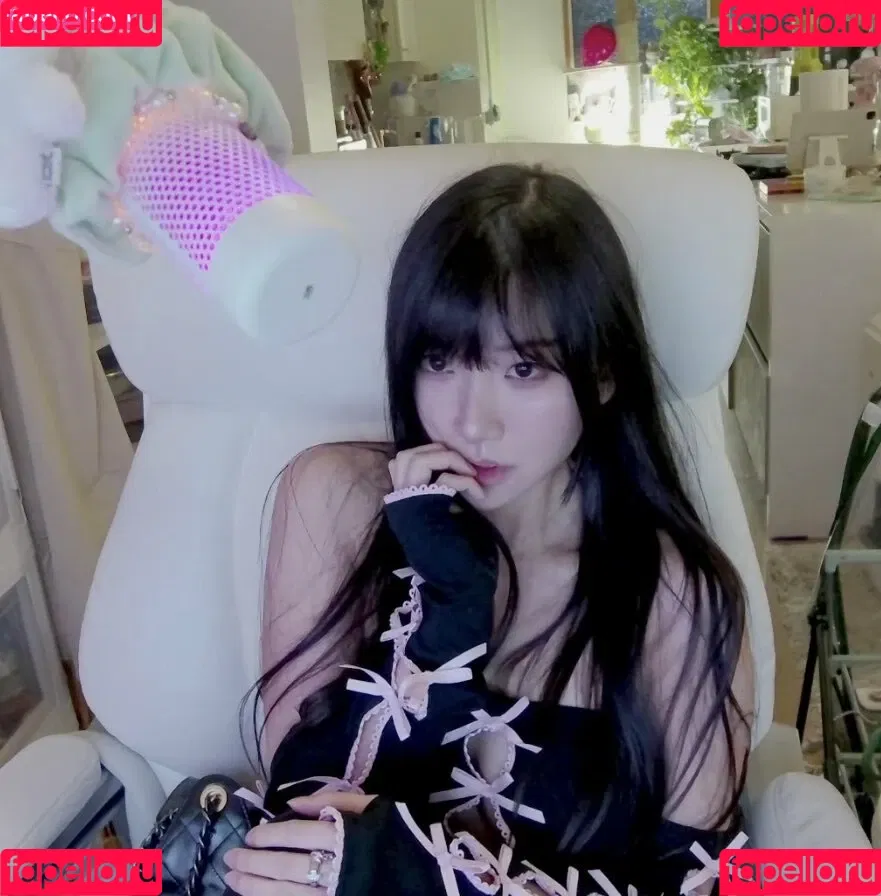 AriaSaki / simplyjustaria Onlyfans Photo Gallery 