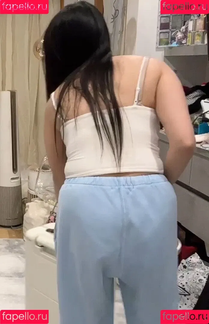 AriaSaki / simplyjustaria Onlyfans Photo Gallery 