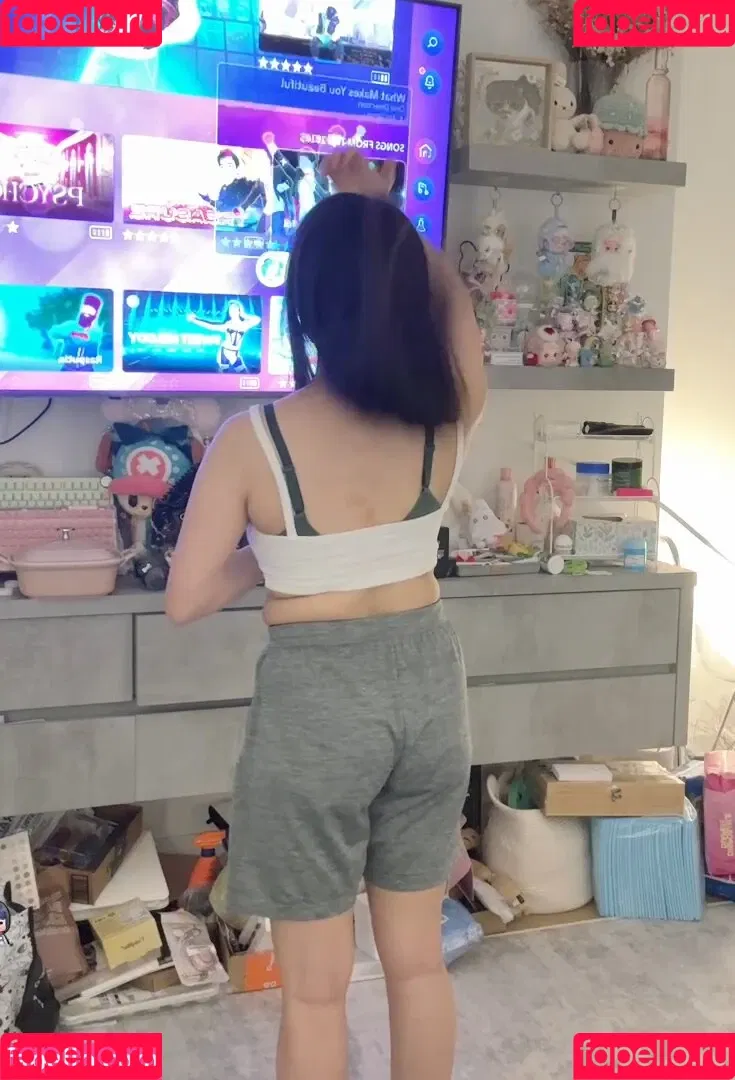 AriaSaki / simplyjustaria Onlyfans Photo Gallery 