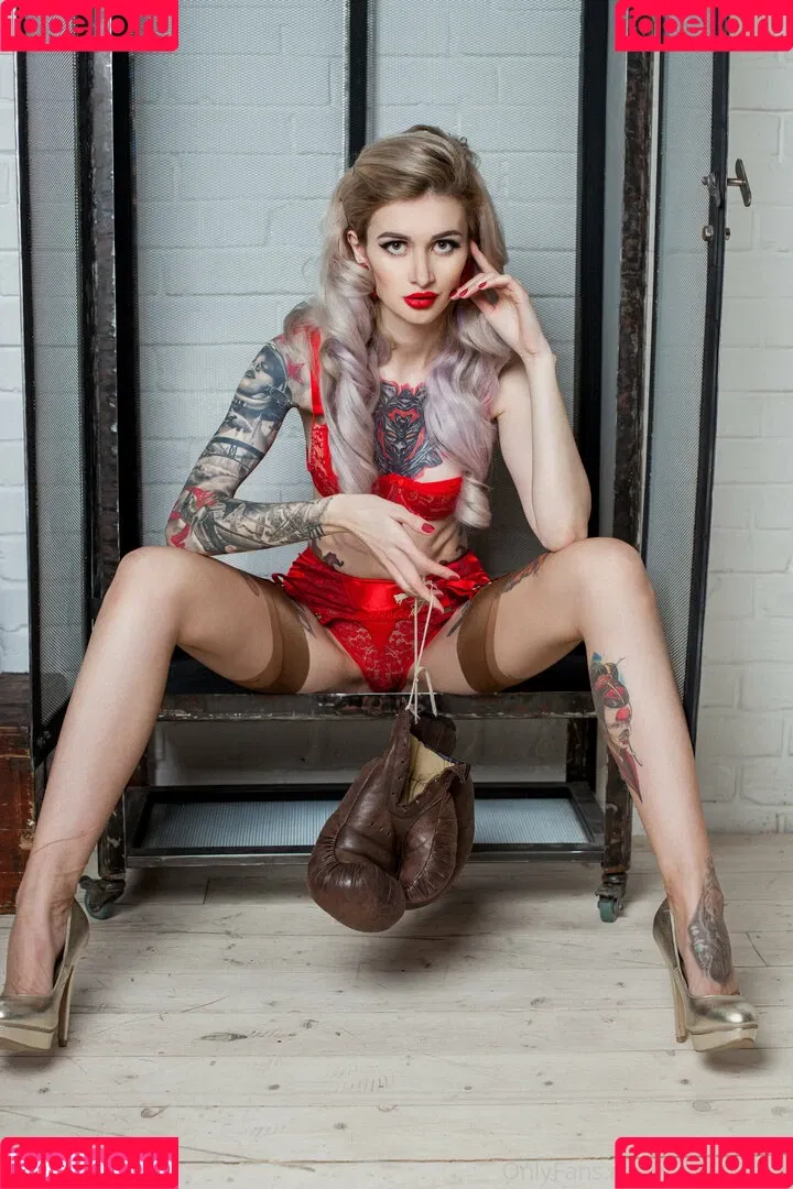 Avrora / Avrora_sg / avrora__sg Onlyfans Photo Gallery 