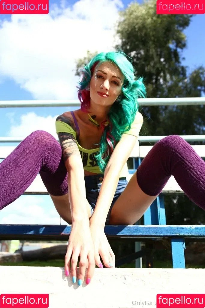 Avrora / Avrora_sg / avrora__sg Onlyfans Photo Gallery 