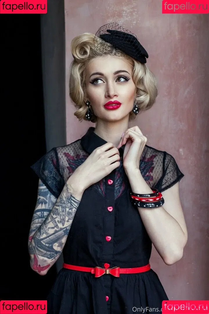 Avrora / Avrora_sg / avrora__sg Onlyfans Photo Gallery 