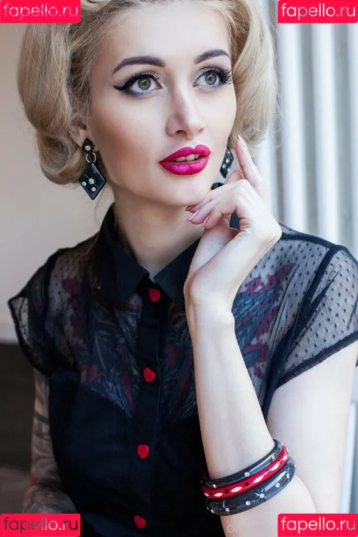 Avrora / Avrora_sg / avrora__sg Onlyfans Photo Gallery 