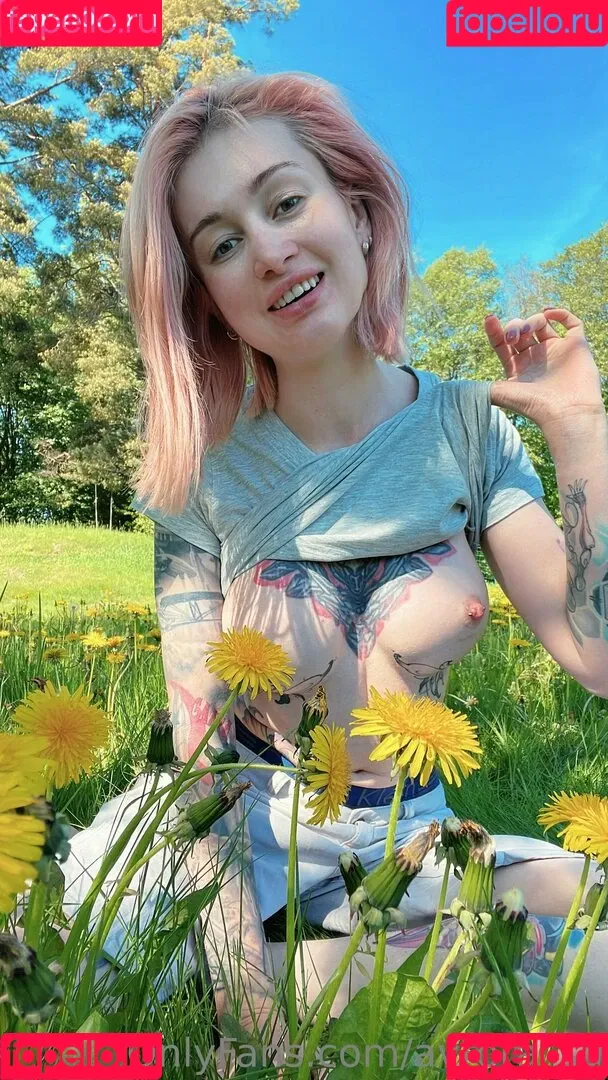 Avrora / Avrora_sg / avrora__sg Onlyfans Photo Gallery 