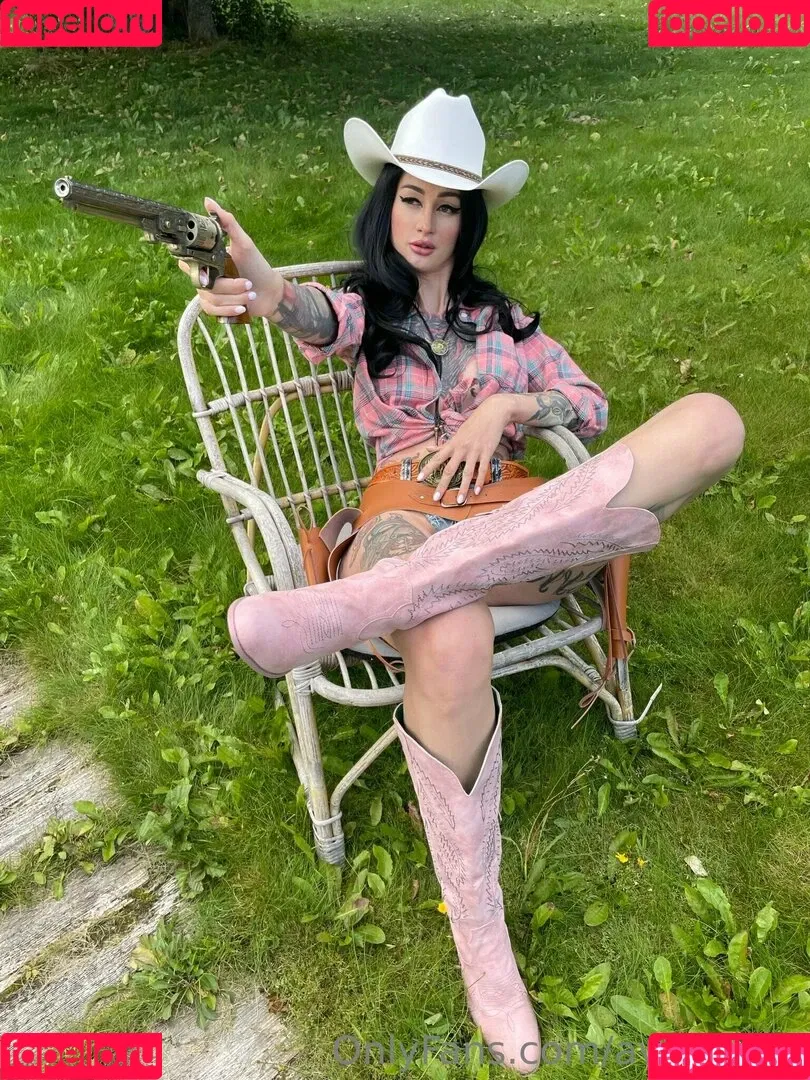 Avrora / Avrora_sg / avrora__sg Onlyfans Photo Gallery 