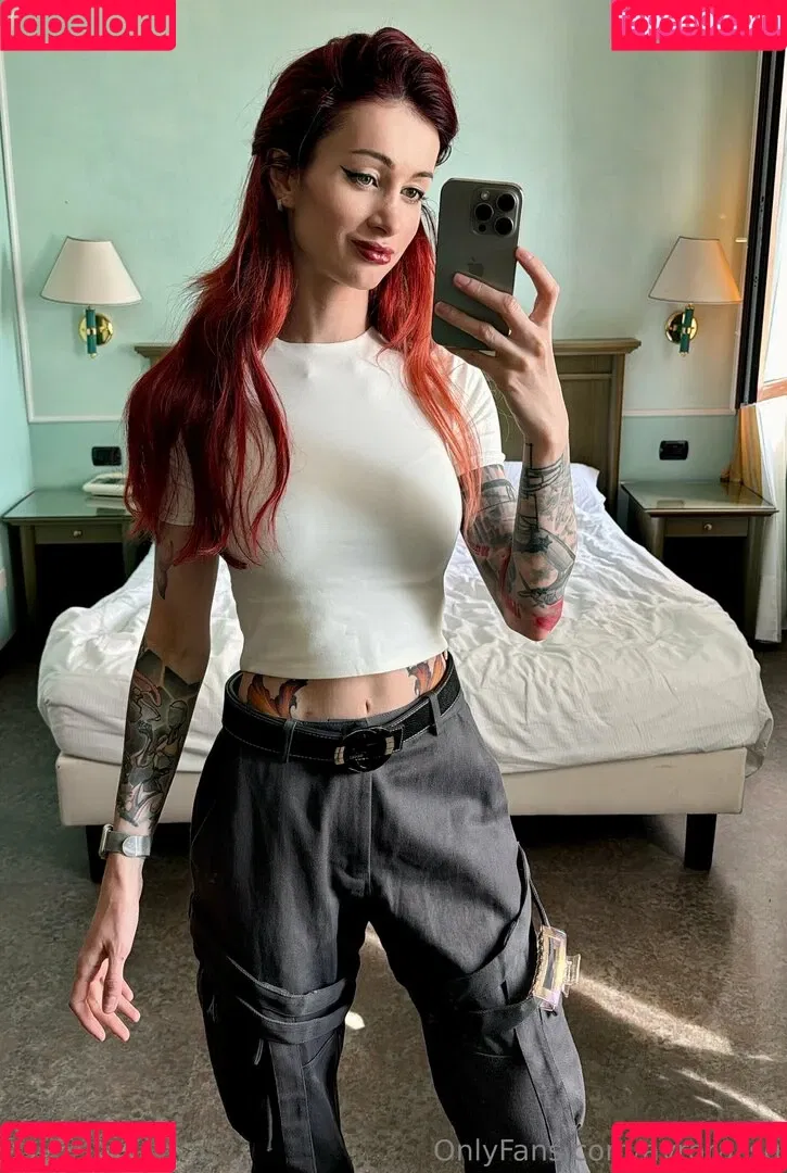 Avrora / Avrora_sg / avrora__sg Onlyfans Photo Gallery 