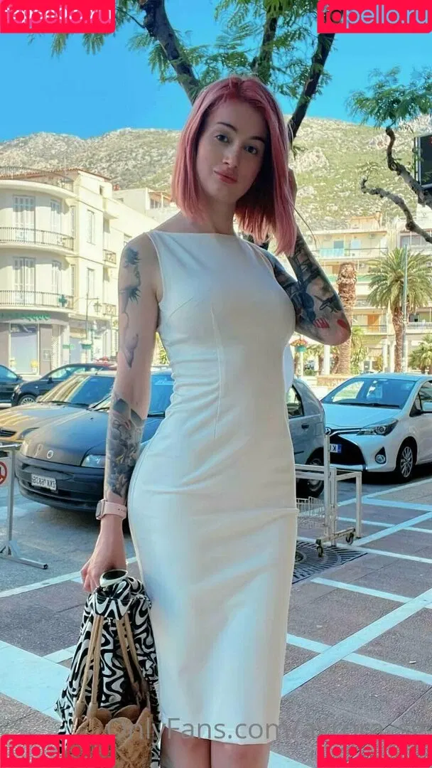 Avrora / Avrora_sg / avrora__sg Onlyfans Photo Gallery 