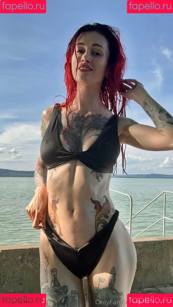 Avrora / Avrora_sg / avrora__sg Onlyfans Photo Gallery 