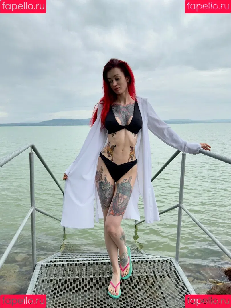 Avrora / Avrora_sg / avrora__sg Onlyfans Photo Gallery 