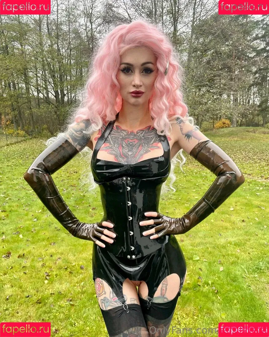 Avrora / Avrora_sg / avrora__sg Onlyfans Photo Gallery 