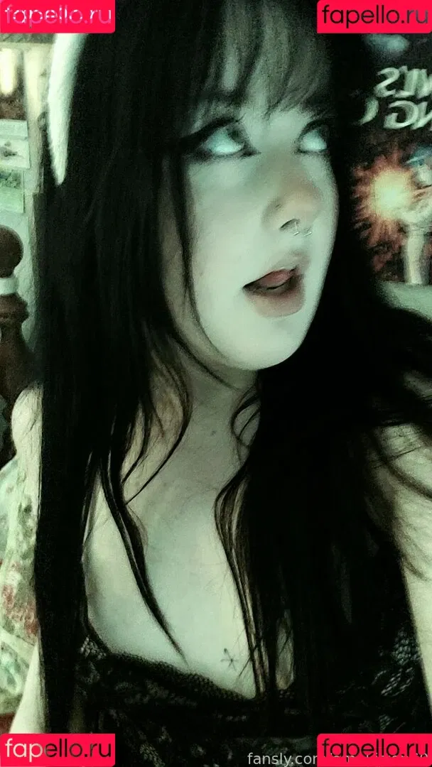 emogirlforever17 / emokitten69 Onlyfans Photo Gallery 