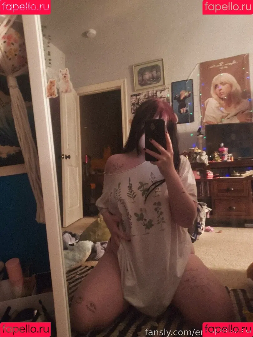 emogirlforever17 / emokitten69 Onlyfans Photo Gallery 