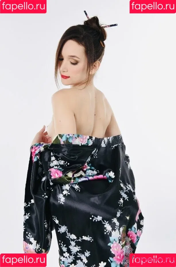 Ellie Leen / Ellieleen1 / itsnotellieleen Onlyfans Photo Gallery 