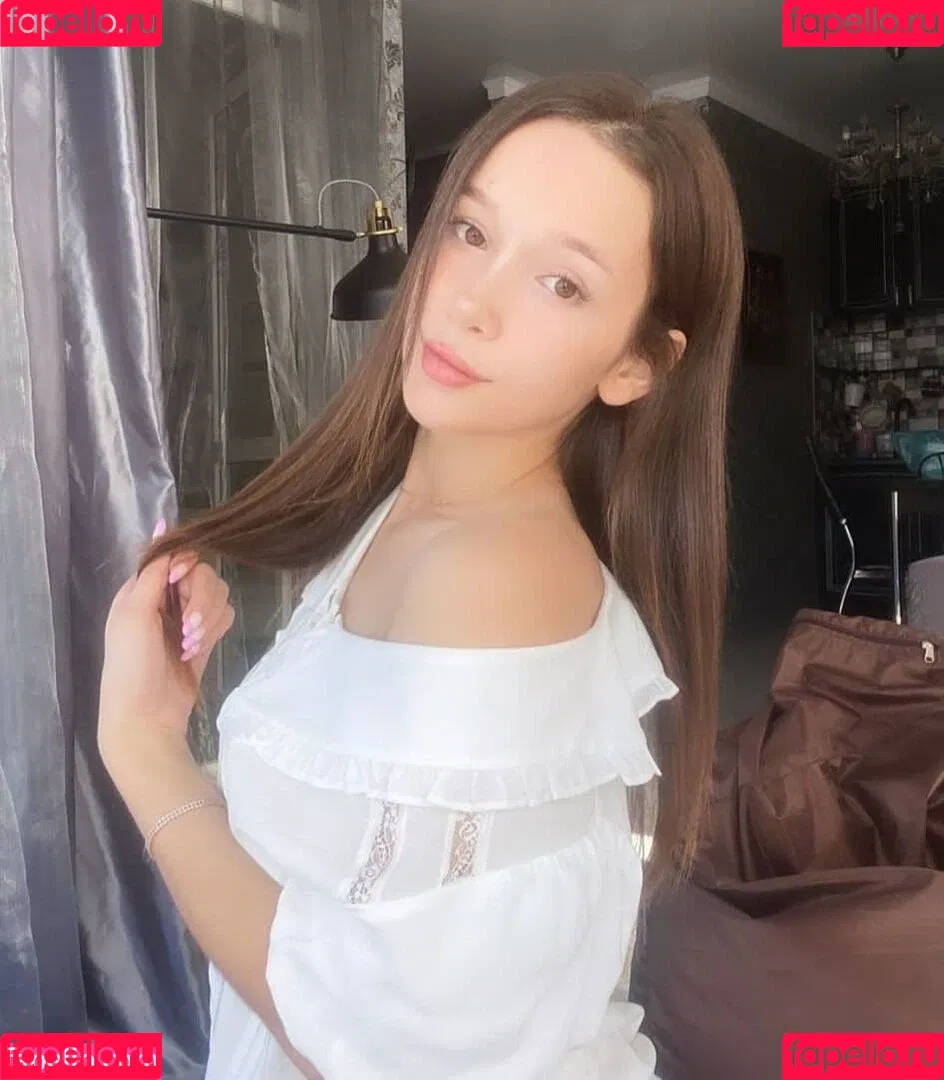 Ellie Leen / Ellieleen1 / itsnotellieleen Onlyfans Photo Gallery 