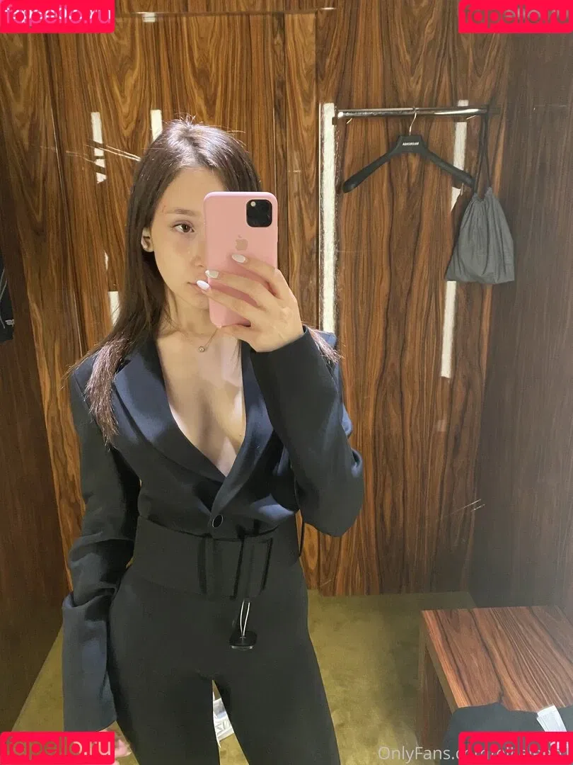 Ellie Leen / Ellieleen1 / itsnotellieleen Onlyfans Photo Gallery 