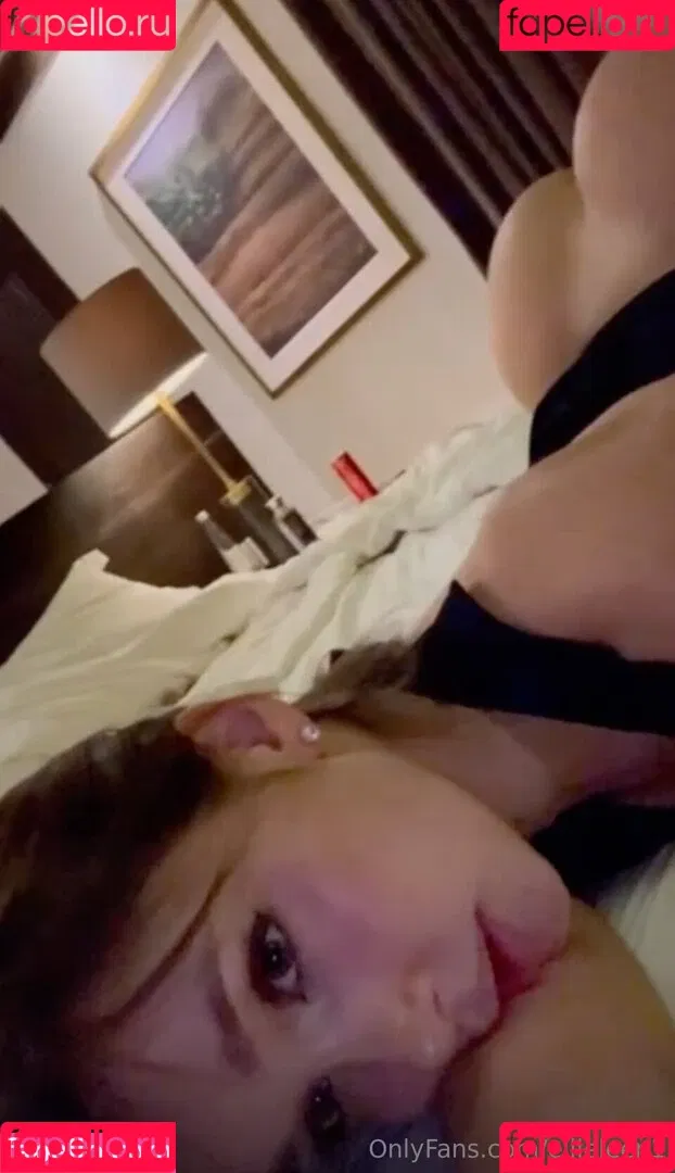 Ellie Leen / Ellieleen1 / itsnotellieleen Onlyfans Photo Gallery 