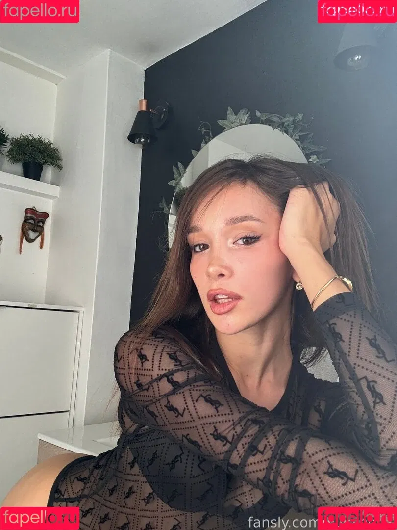 Ellie Leen / Ellieleen1 / itsnotellieleen Onlyfans Photo Gallery 