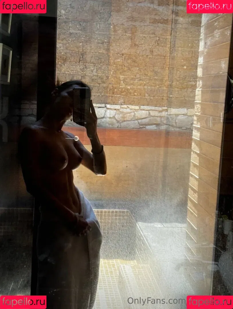 Ellie Leen / Ellieleen1 / itsnotellieleen Onlyfans Photo Gallery 