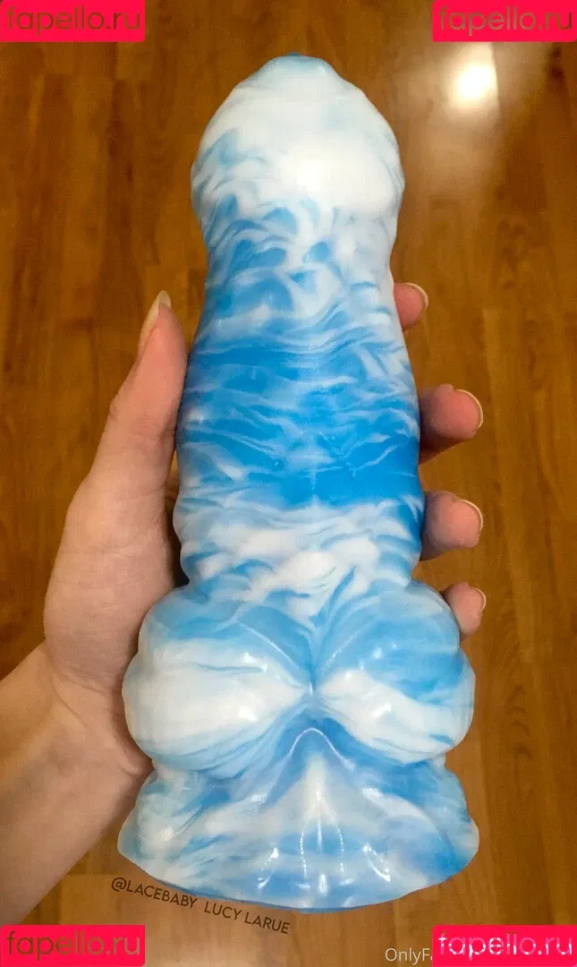 lucylarue / lucylaruesdailystyle Onlyfans Photo Gallery 