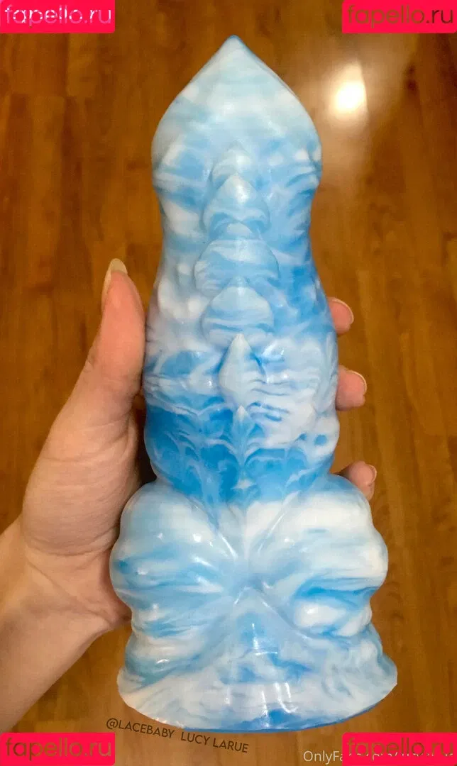 lucylarue / lucylaruesdailystyle Onlyfans Photo Gallery 