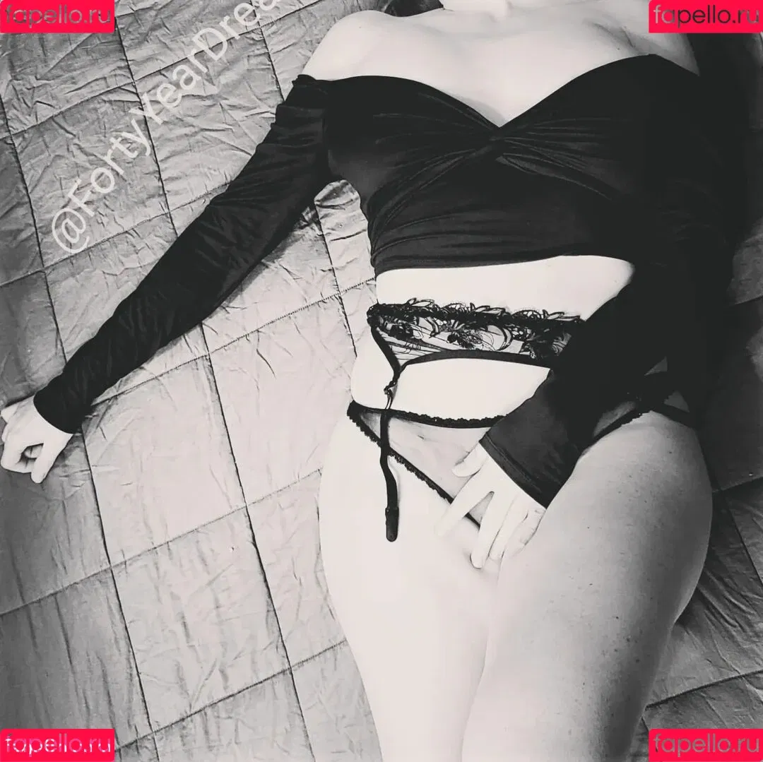 Allie Q / FortyYearDream Onlyfans Photo Gallery 