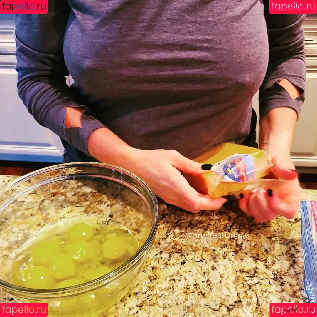 Allie Q / FortyYearDream Onlyfans Photo Gallery 