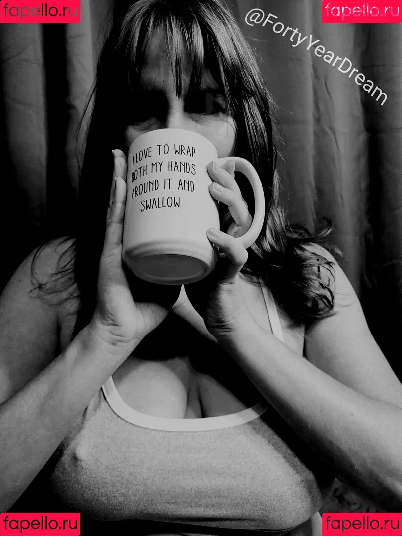 Allie Q / FortyYearDream Onlyfans Photo Gallery 