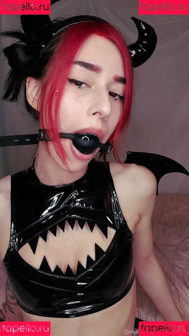 Lilbathory / lil.bathory Onlyfans Photo Gallery 