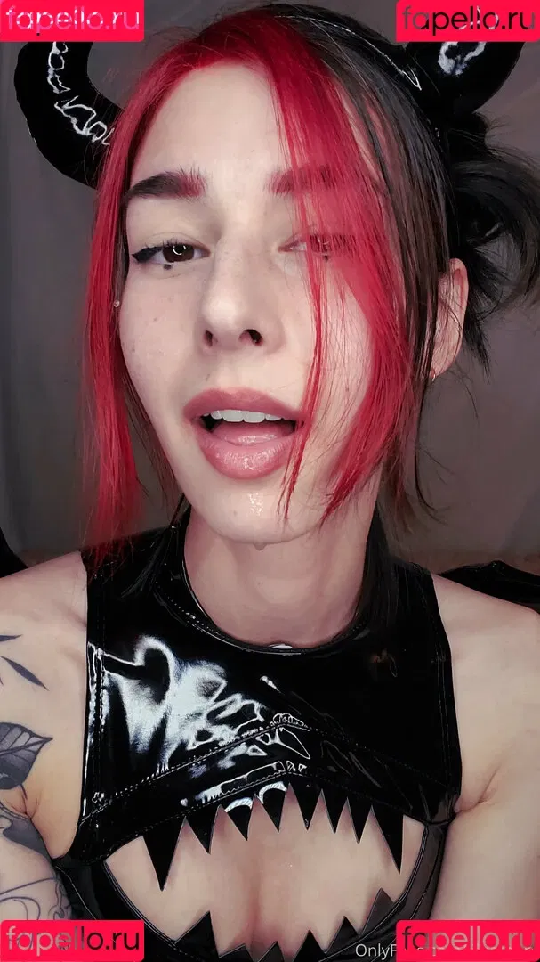 Lilbathory / lil.bathory Onlyfans Photo Gallery 