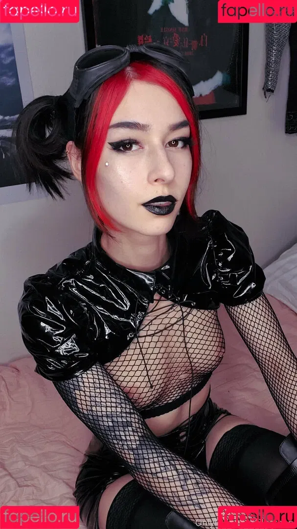 Lilbathory / lil.bathory Onlyfans Photo Gallery 