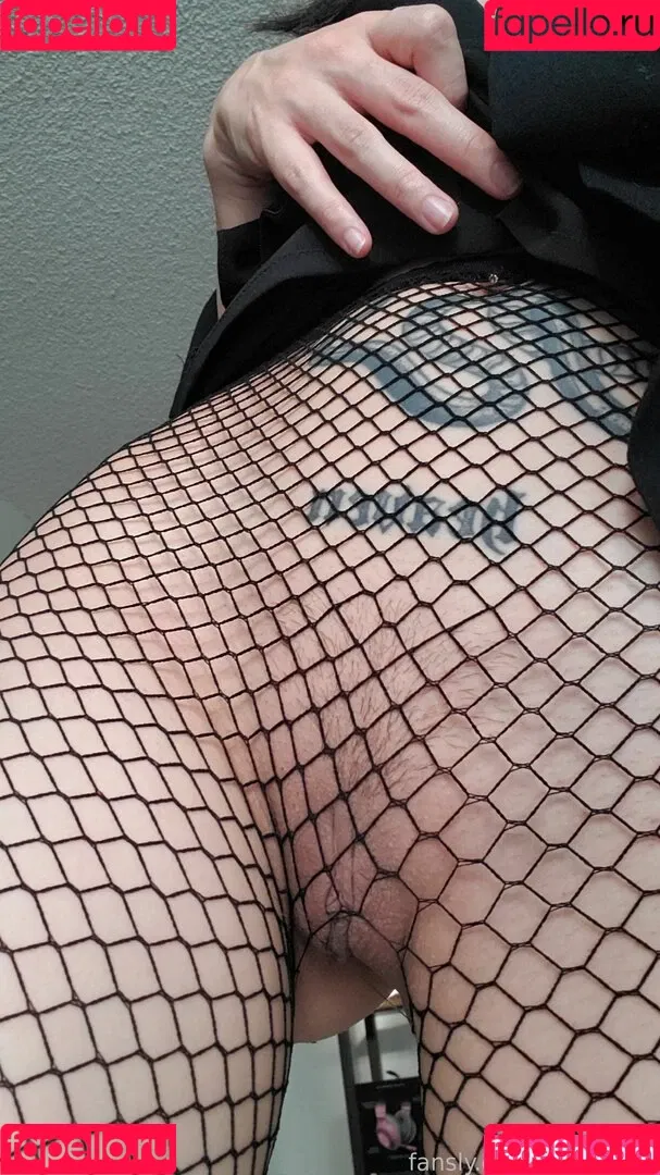 Lilbathory / lil.bathory Onlyfans Photo Gallery 