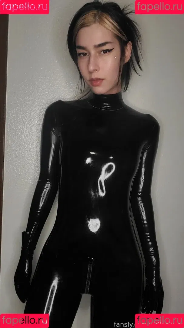 Lilbathory / lil.bathory Onlyfans Photo Gallery 