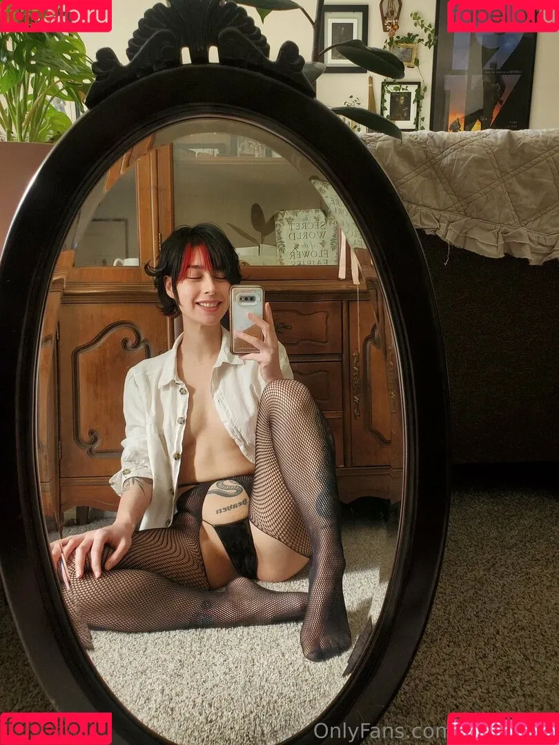 Lilbathory / lil.bathory Onlyfans Photo Gallery 