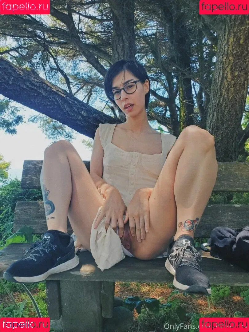 Lilbathory / lil.bathory Onlyfans Photo Gallery 