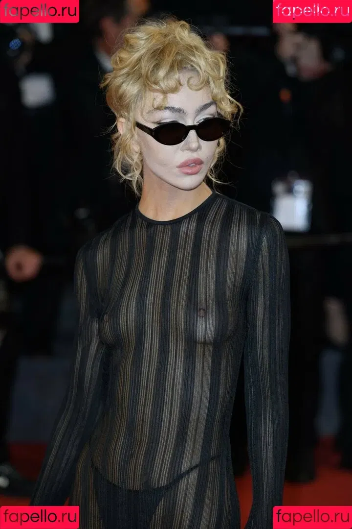 Nadia Lee Cohen / nadialeecohen Onlyfans Photo Gallery 