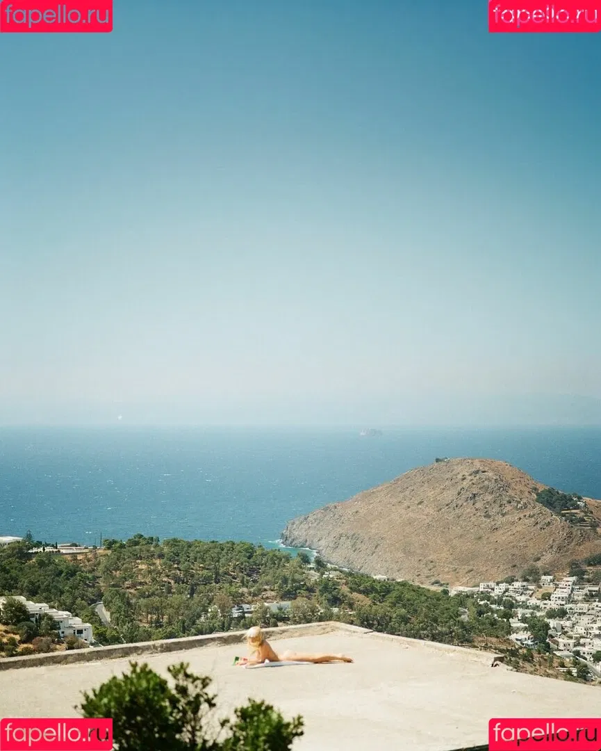 Nadia Lee Cohen / nadialeecohen Onlyfans Photo Gallery 