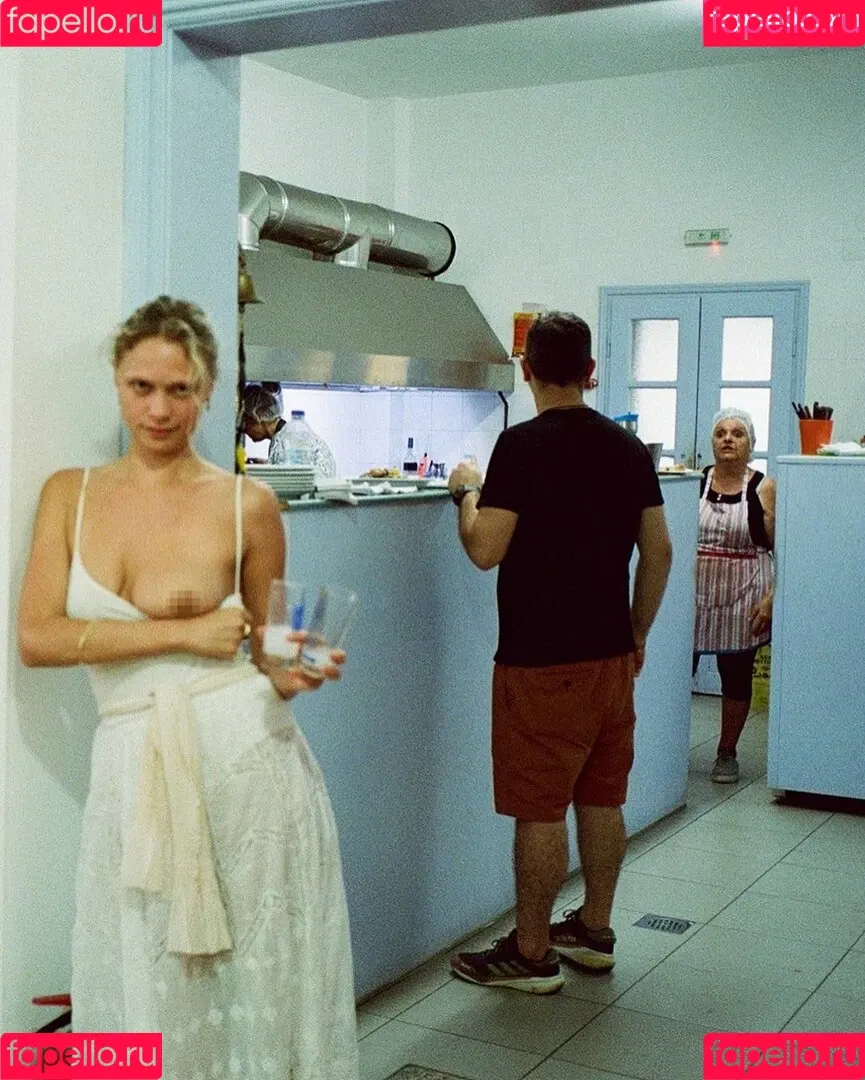 Nadia Lee Cohen / nadialeecohen Onlyfans Photo Gallery 