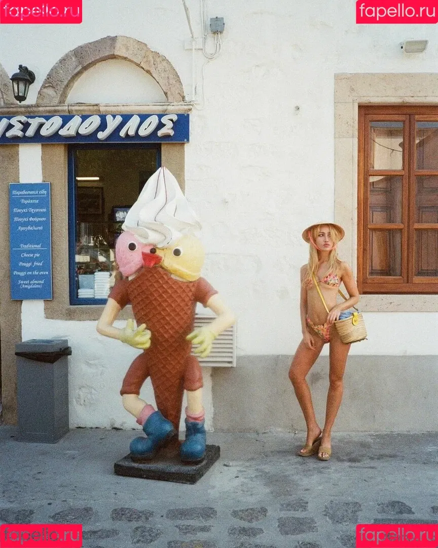 Nadia Lee Cohen / nadialeecohen Onlyfans Photo Gallery 